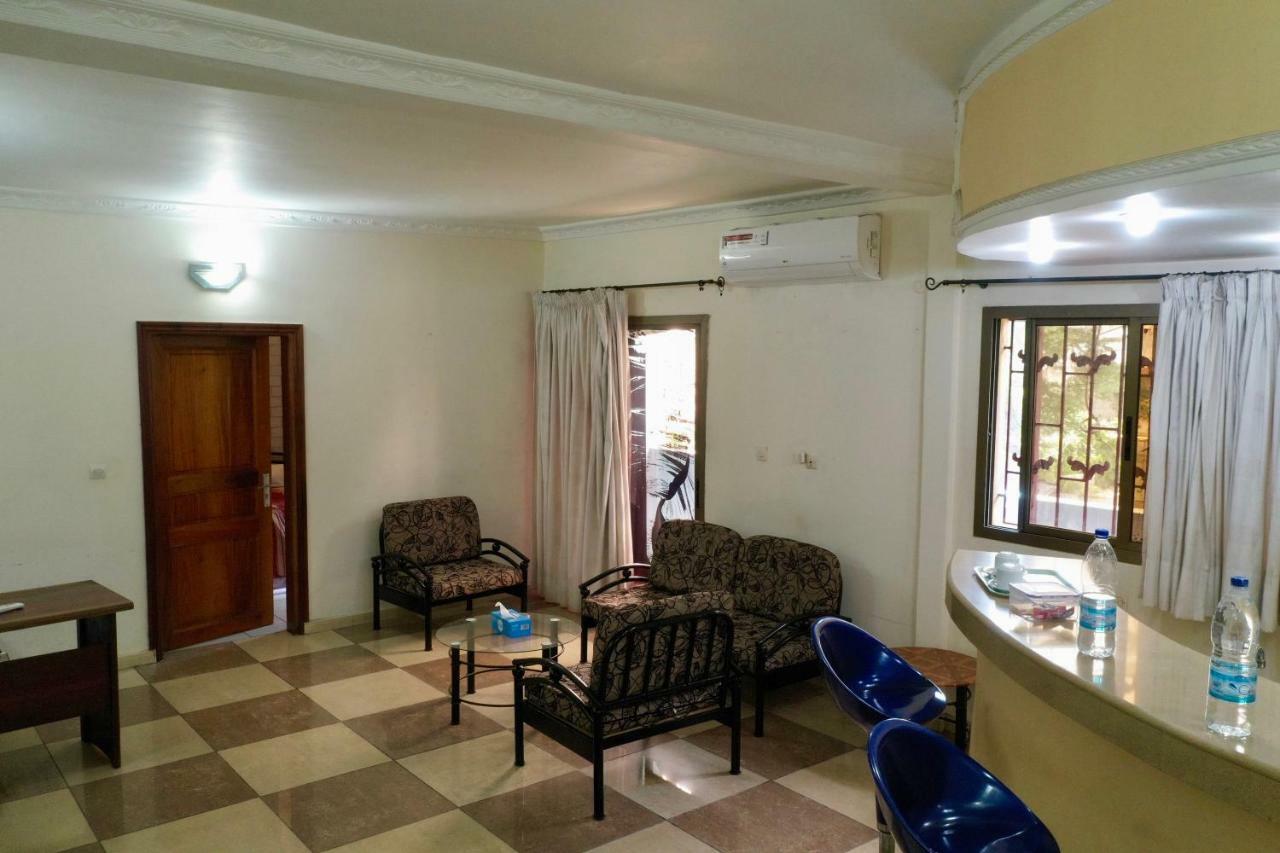 Petit Motel Beijing Abidjan Exterior foto